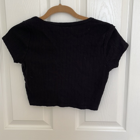 Black button up crop top - Picture 4 of 4